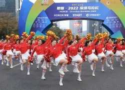 爱游戏官方网站-包含赛地聚焦——亚冠集结日热度飙升；巴塞罗那调整名单；底气十足；阵容厚度经受考验的词条