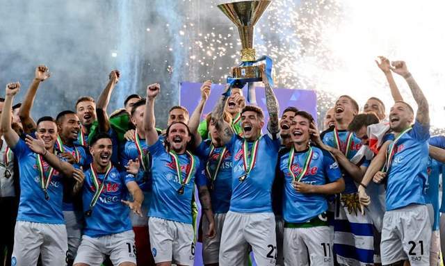 爱游戏中国-集结日那不勒斯备战意大利杯，状态回暖细节曝光，信心回归，阵容厚度经受考验的简单介绍